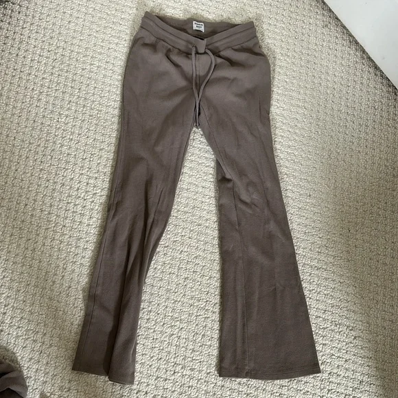 Aritzia Sunday best set - Picture 3 of 5